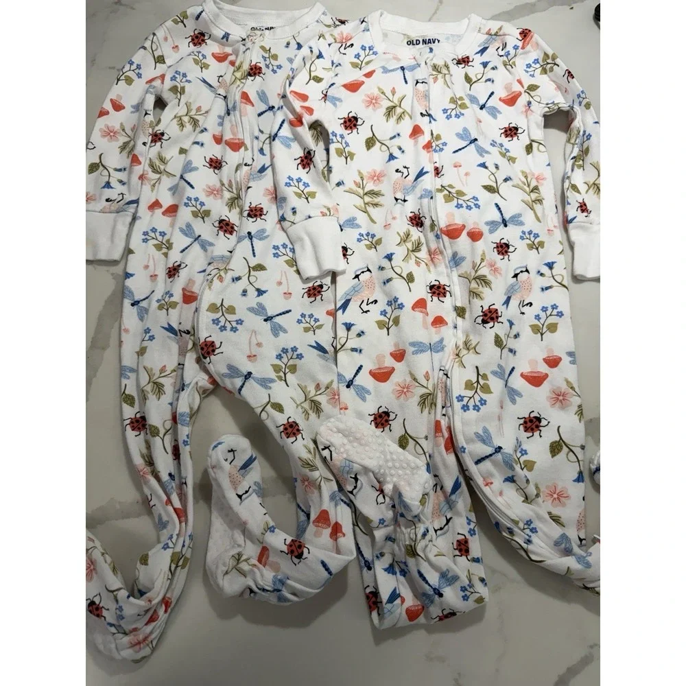 Old Navy x Lovevery Lot Of 2 Snug-Fit 2-Way-Zip Footed One-Piece 12-18 Months